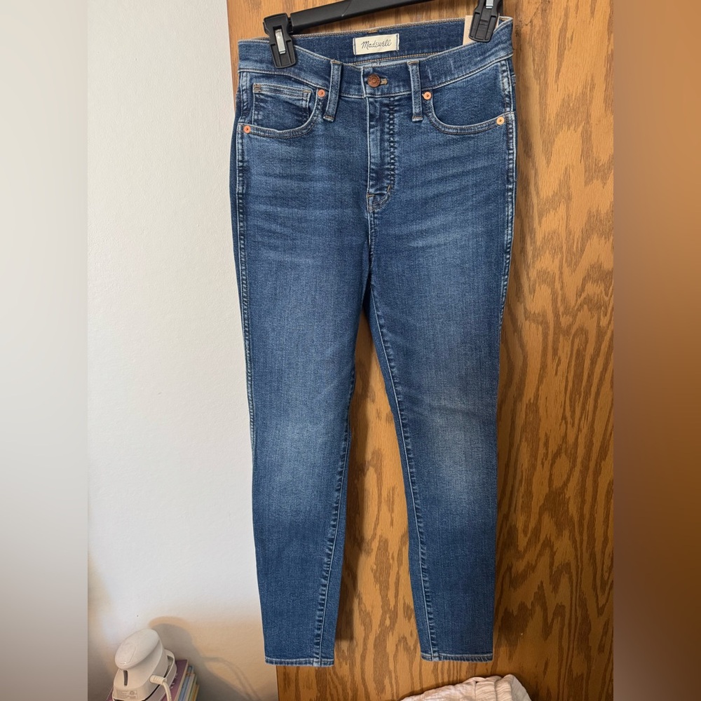 NWOT Woman’s Madewell JeansSize 26. 10’ inch High rise skinny with Tencel denim.